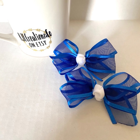 5/$25 Set of 2 Blue and White Bow Clips - Picture 2 of 6
